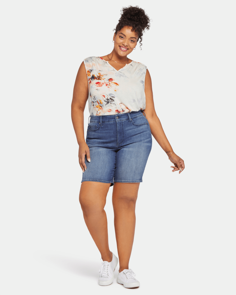 Front of a model wearing a size 14W Ella Short in Bluewell by NYDJ. | dia_product_style_image_id:200286